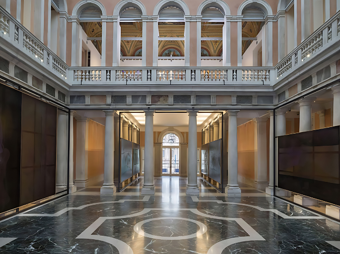 Collegamento corte interna e porta d'acqua a Venezia