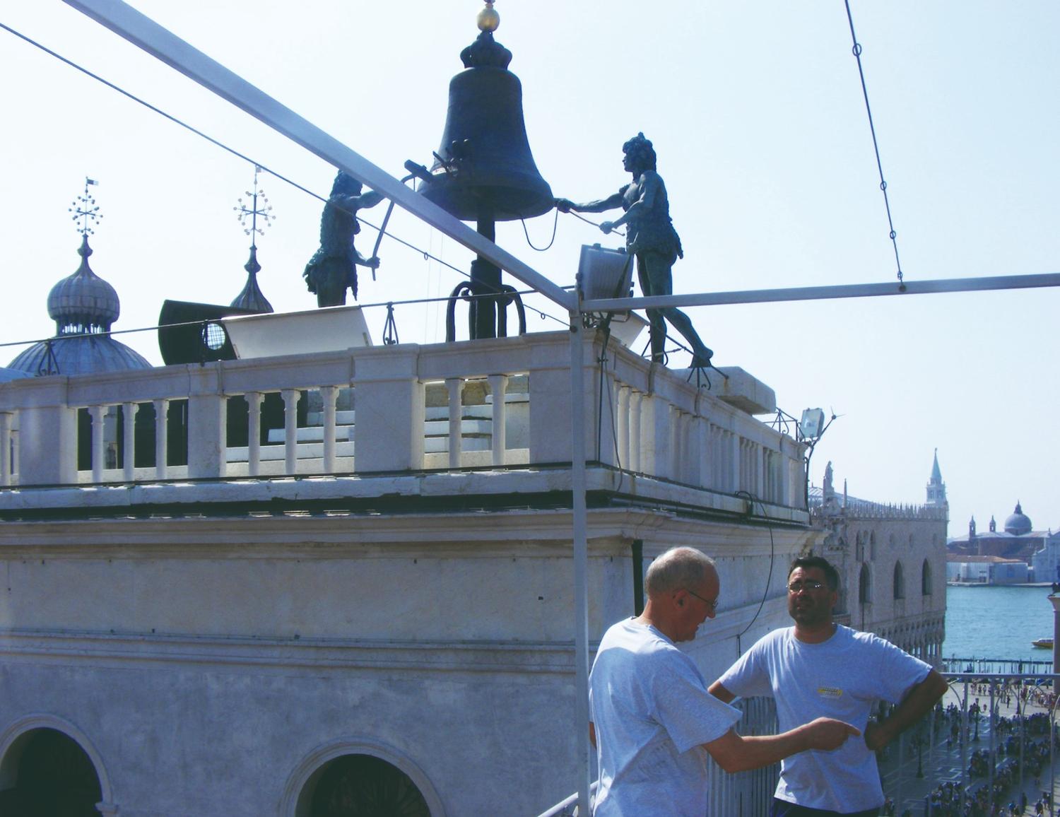 Affianco torre dei "Do Mori" in piazza San Marco a Venezia