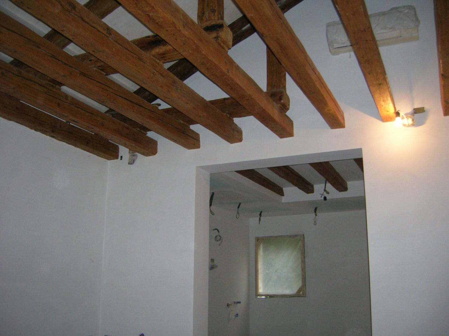 Travi tetto a vista di legno restaurate a Venezia