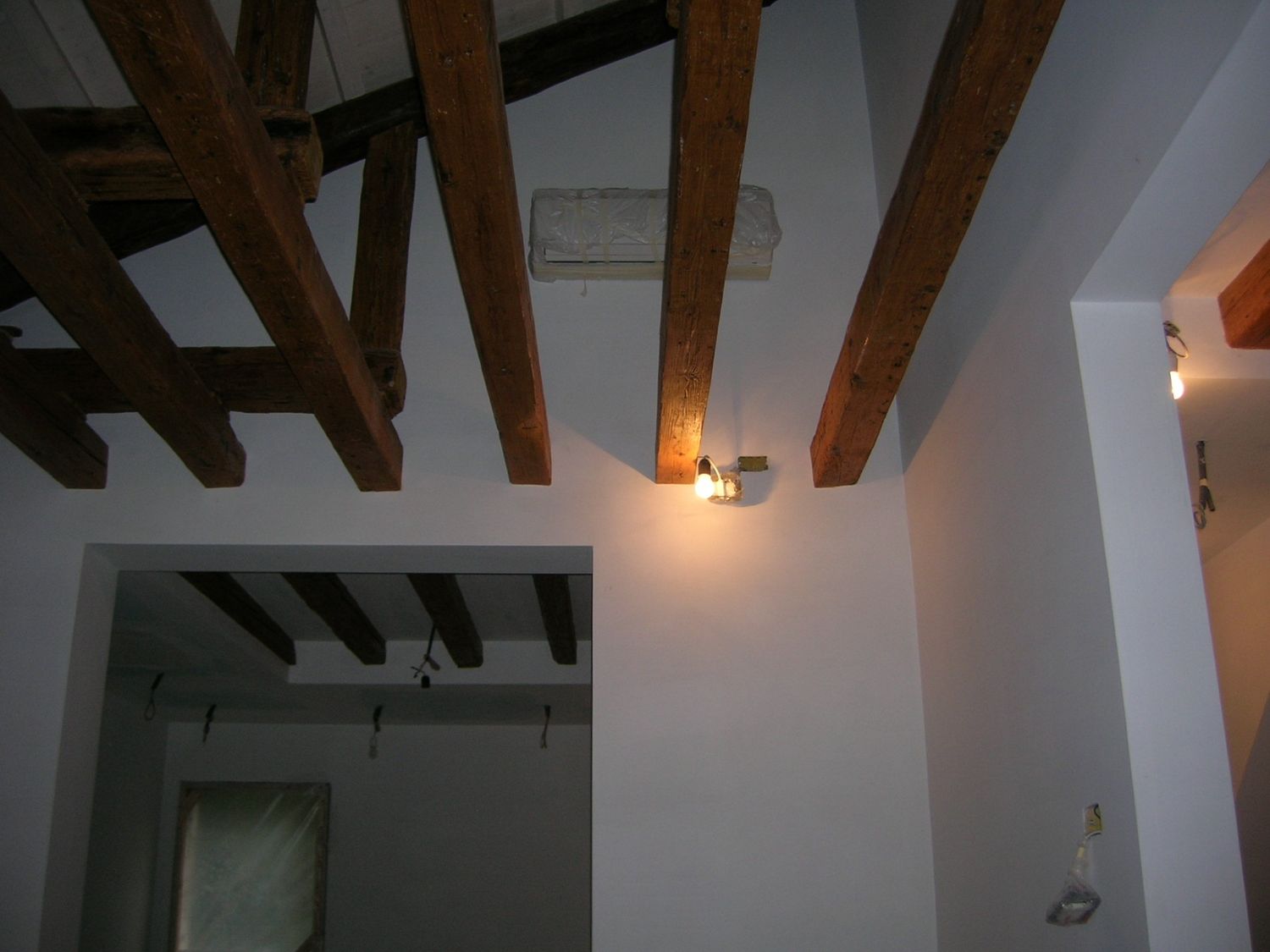 Travi tetto a vista di legno restaurate a Venezia