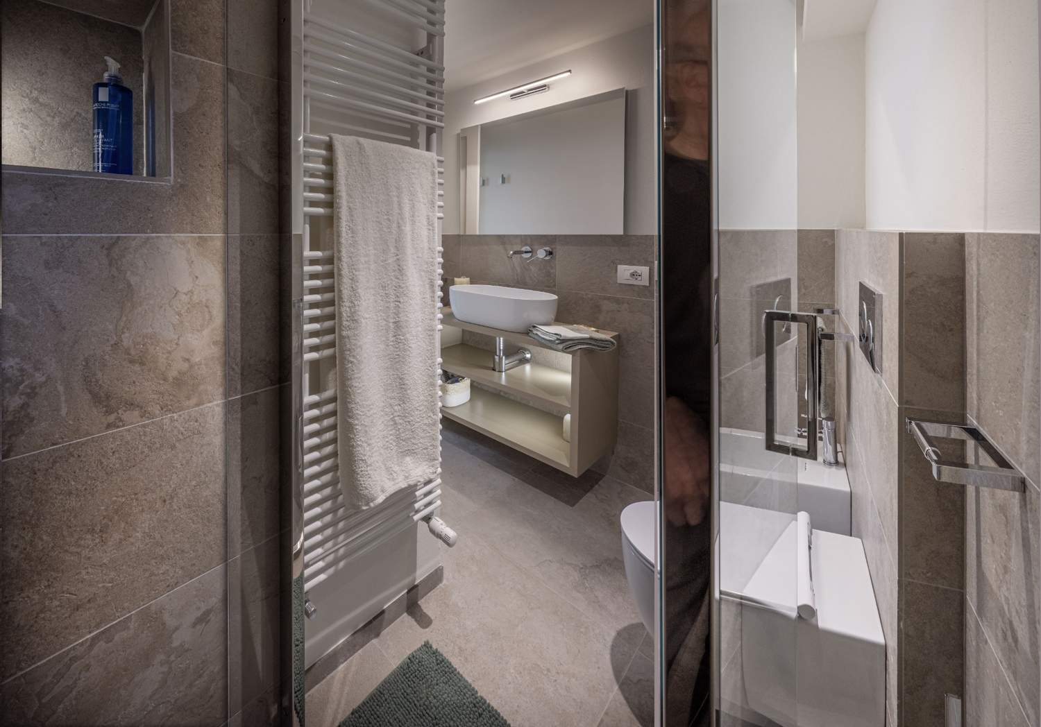 Bagno rivestito in pietra a Venezia