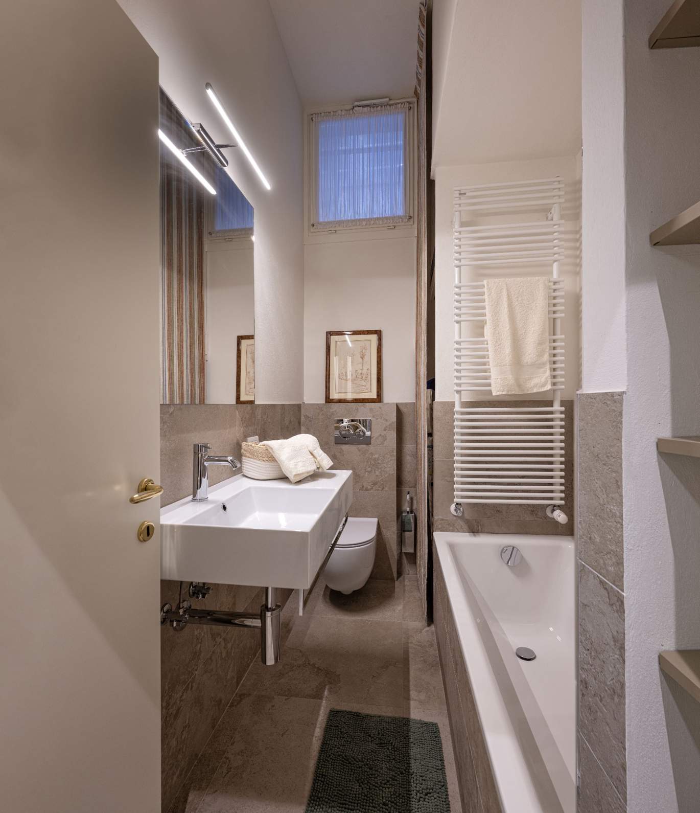 Bagno rivestito in pietra a Venezia