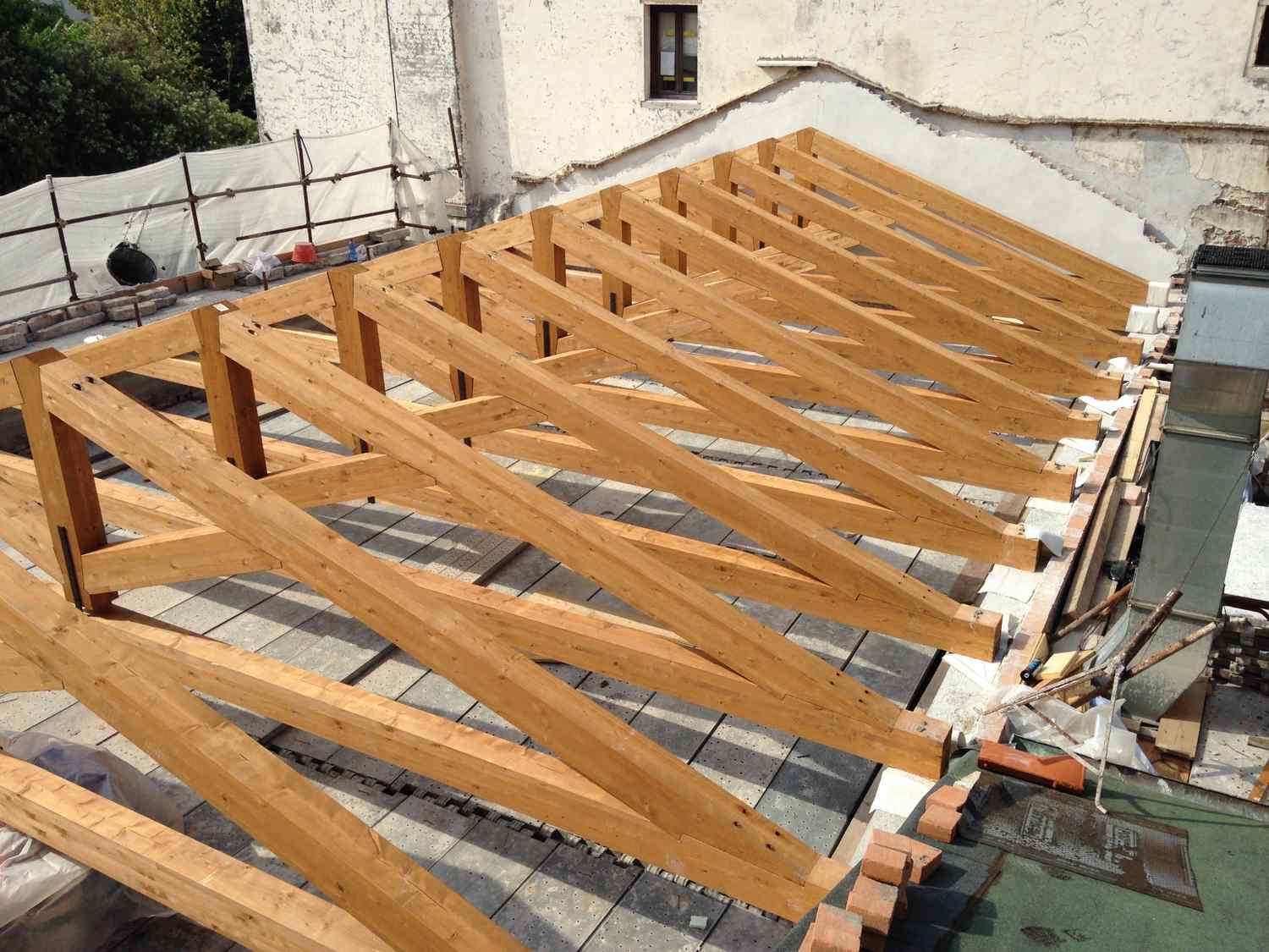 Rifacimento capriate lignee a Venezia