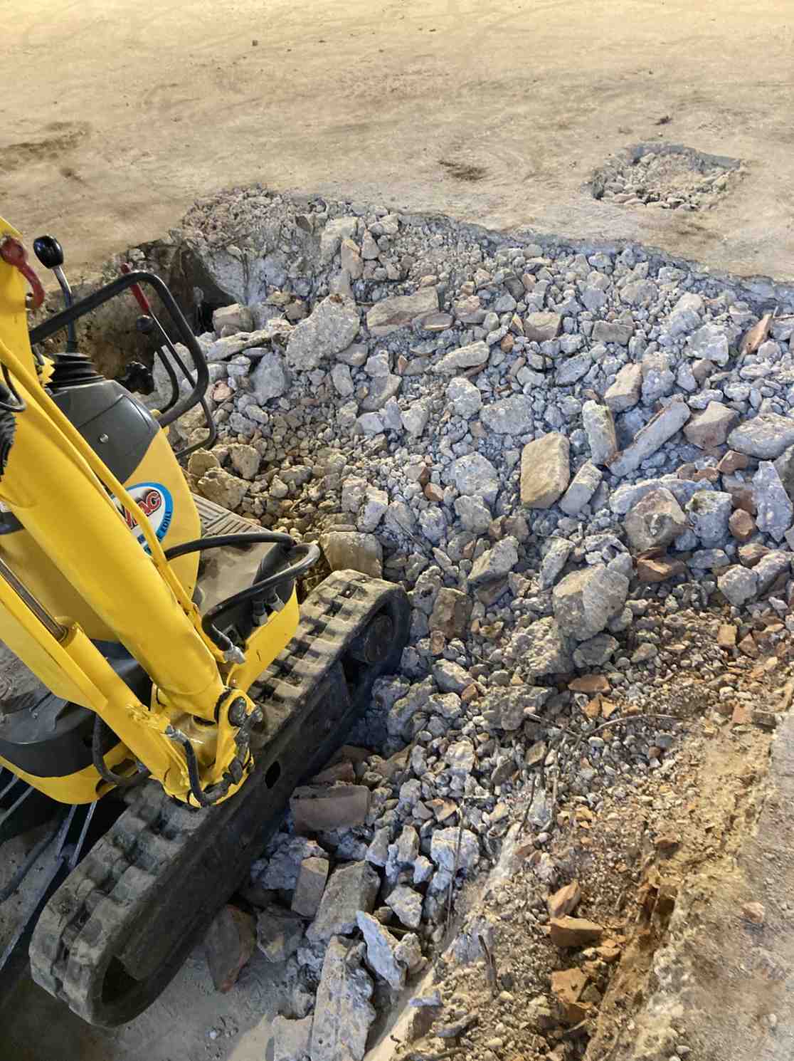Scavo e demolizione dei materiali da risulta a Venezia