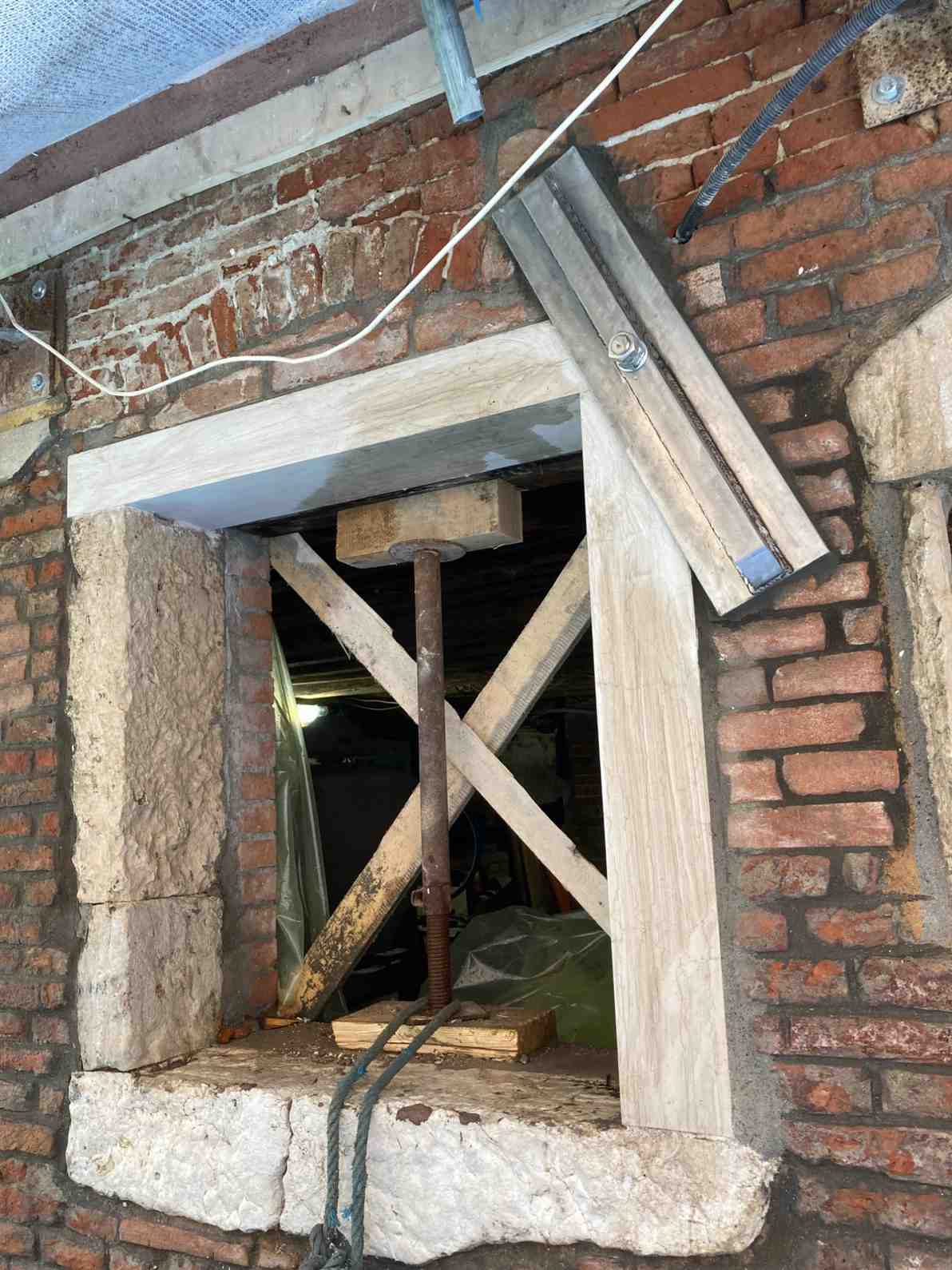 Consolidamento fori di apertura dorante i lavori a Venezia
