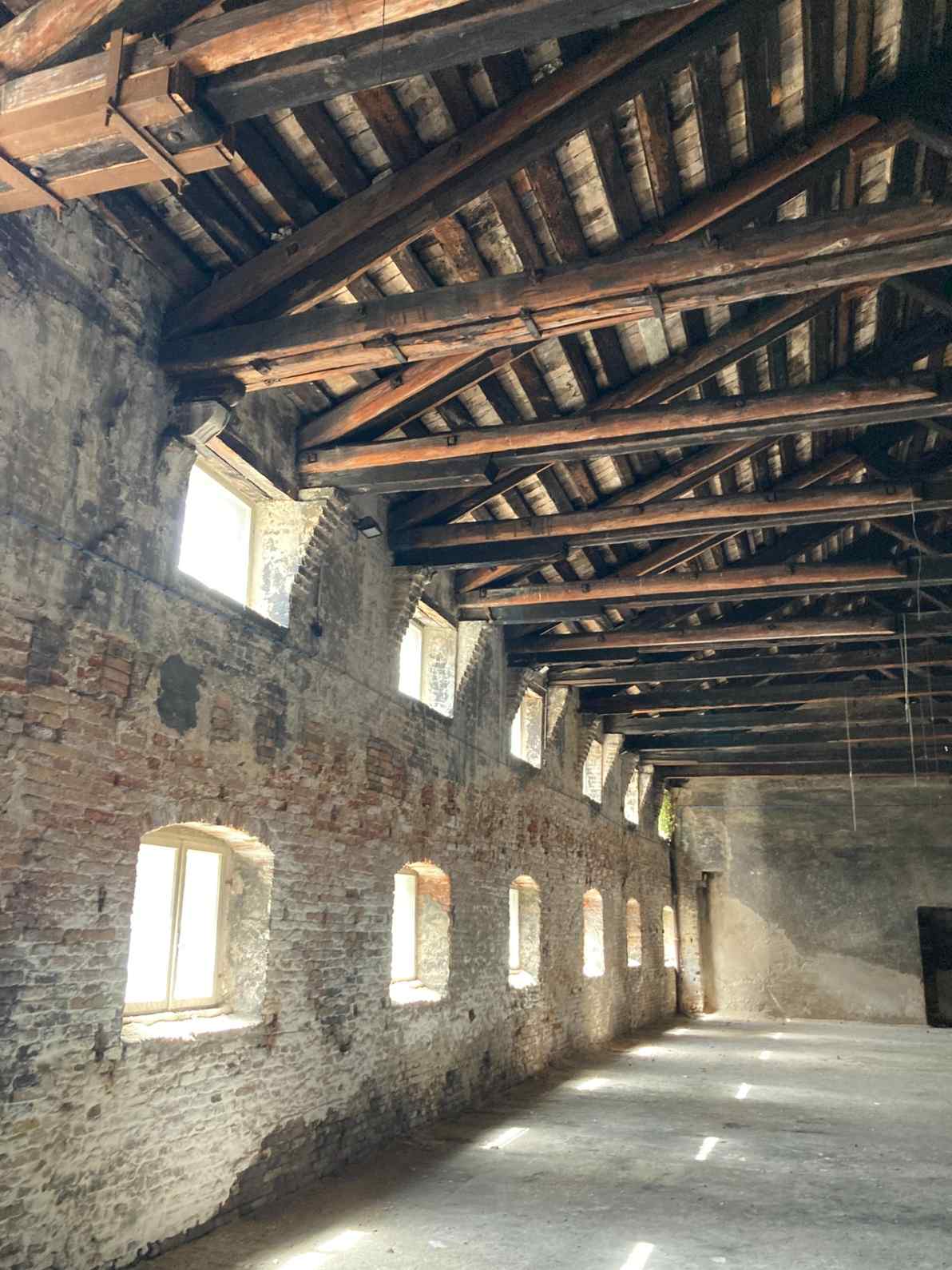 Capriate con appoggio su mensola a Venezia
