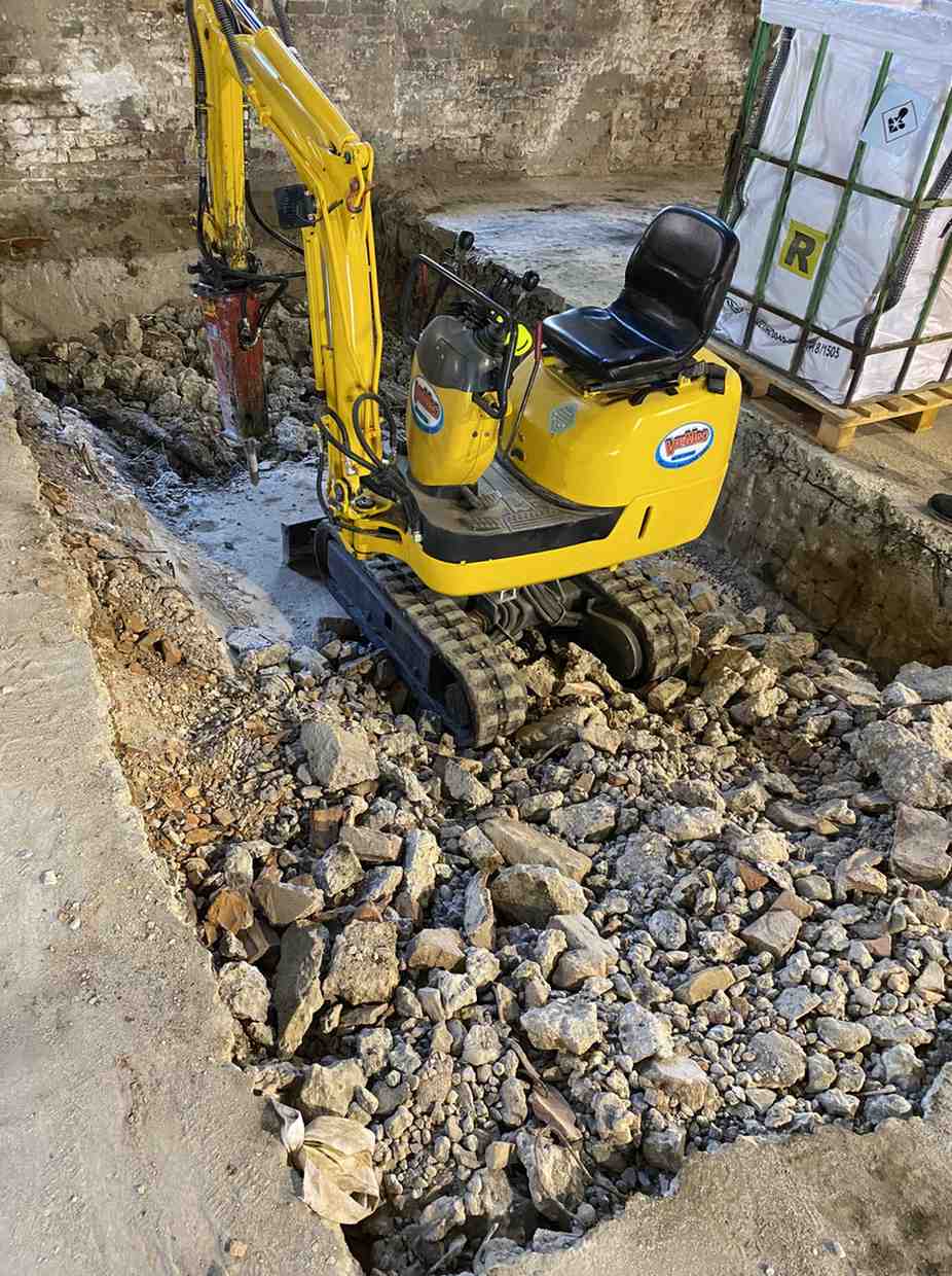 Scavo e demolizione dei materiali da risulta a Venezia