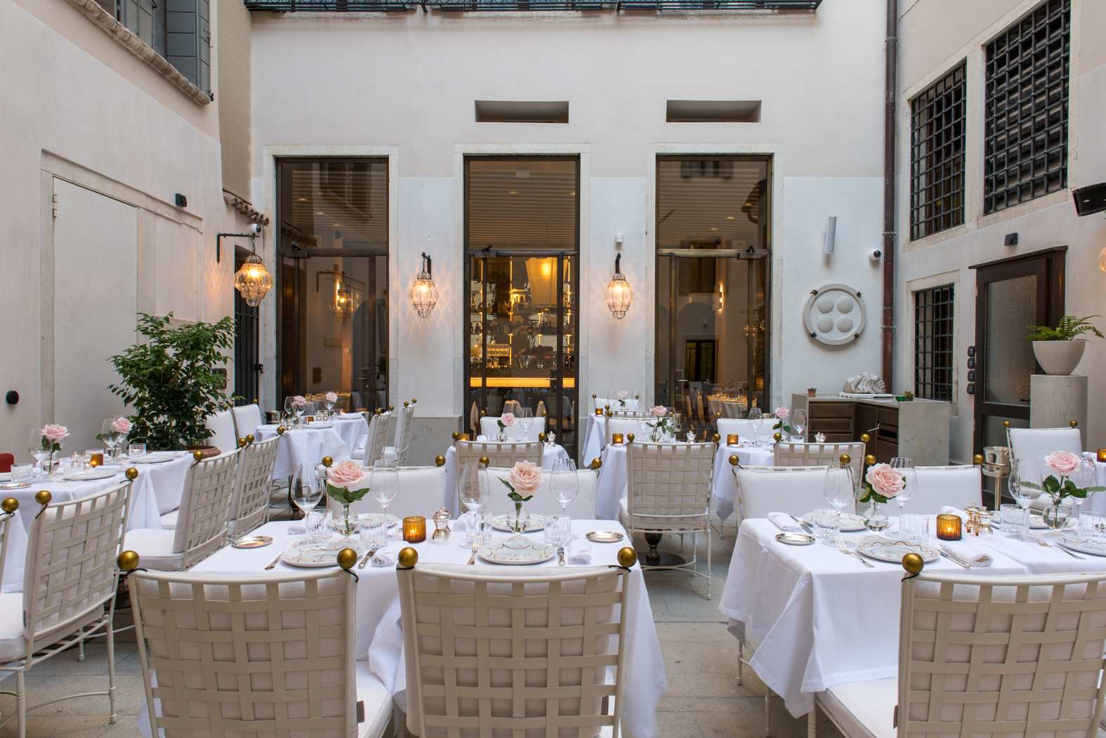 Il Caffè Hotel Nolinski a Venezai