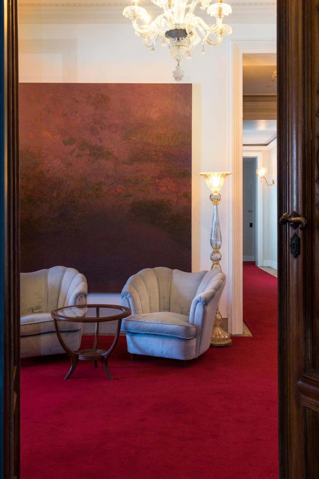 Corridoio con moquette Hotel Nolinski a Venezia