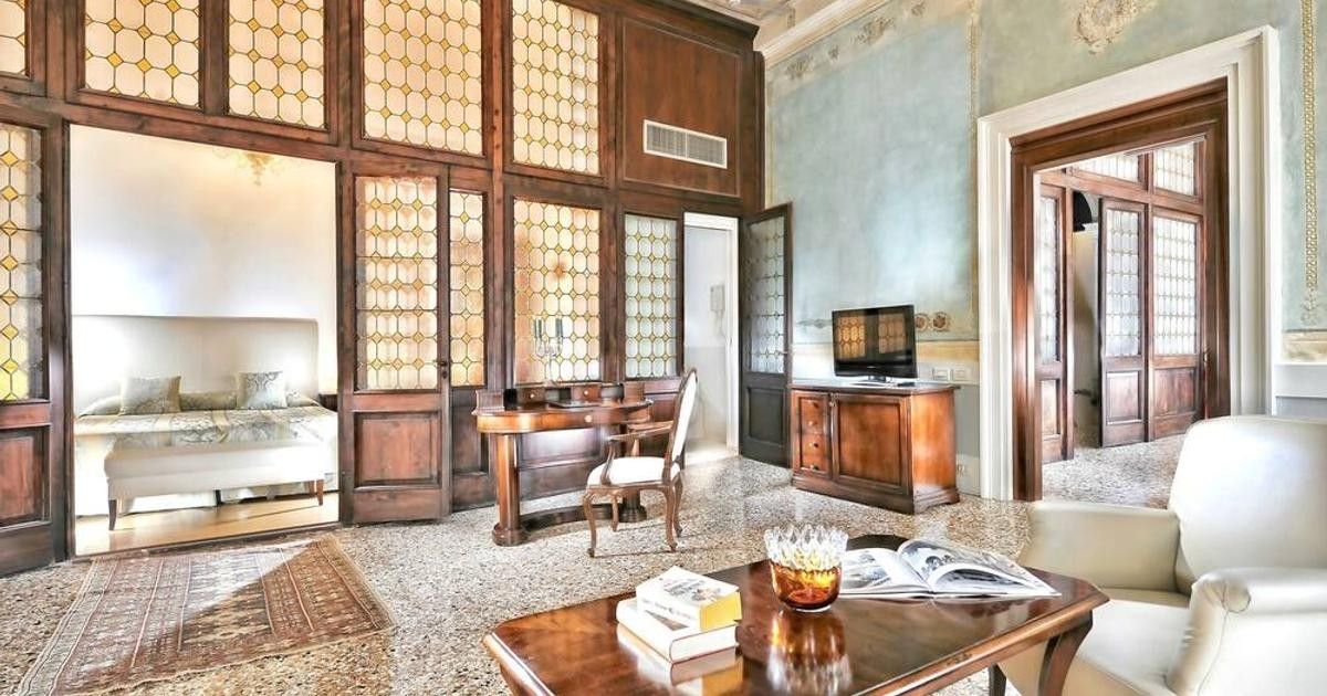 Salotto suite con terrazzo alla veneziana a Venezia